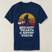 Sasquatch Breakin Hearts Rippin Farts Funny Bigfo T-shirt (Design voorkant)