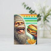 Sasquatch Cheeseburger en Fries Retro Briefkaart (Staand voorkant)