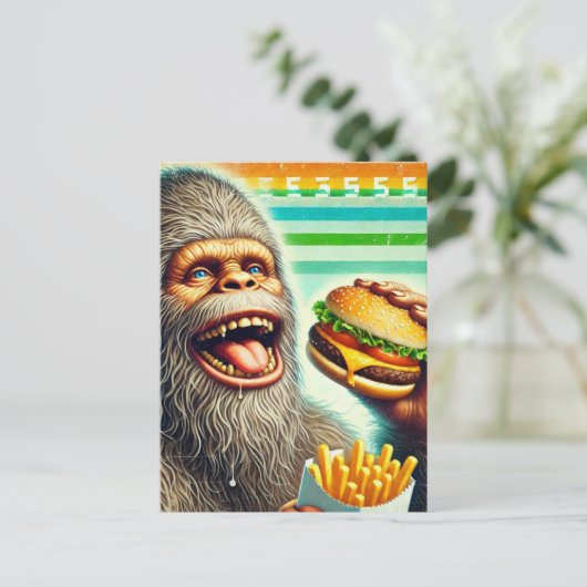 Sasquatch Cheeseburger en Fries Retro Briefkaart (Staand voorkant)