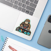 Sasquatch DJ Vinyl Sticker (Laptop met iPhone)