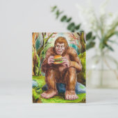 Sasquatch en de Cheesburger in een Mossy Forest Briefkaart (Staand voorkant)