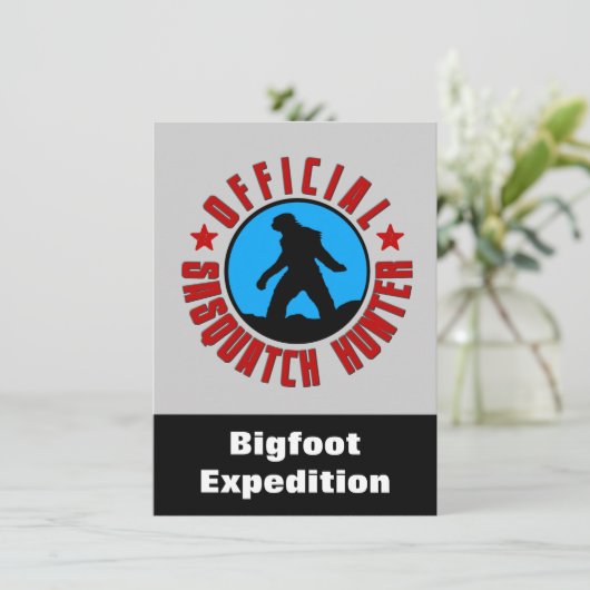 Sasquatch Hunter Funny Invitation to find Bigfoot Kaart (Staand voorkant)