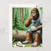 Sasquatch in mossy bos met lekkere cheesecake briefkaart (Voorkant / Achterkant)