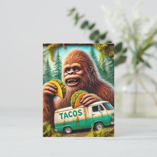 Sasquatch in mossy bos met taco's briefkaart (Staand voorkant)