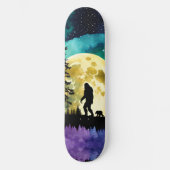 Sasquatch lopen met zijn huisdier Beer welp Persoonlijk Skateboard (Voorkant)