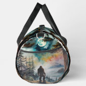 Sasquatch op een boskam boven de oceaan plunjezak (Rechts)