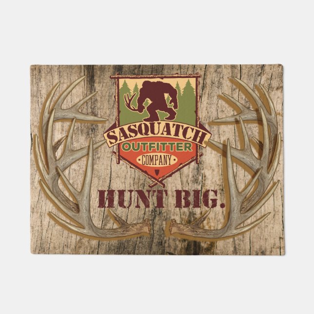 Sasquatch Outfitter Company Welcome Mat (Voorkant)