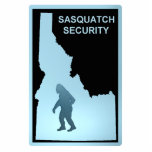 Sasquatch Security - Idaho Fotobeeldje Magneet<br><div class="desc">Met het donkere silhouet van een Sasquatch (Bigfoot) op een poederblauwe achtergrond die wordt ingesloten door de omtrek van Idaho samen met de tekst, "SASQUATCH SECURITY." Ga met Sasquatch Security naar uw huis en waardevolle spullen. De veiligheid van het kernafval - zoals Sasquatch zo zelden wordt gezien, weet je nauwelijks...</div>