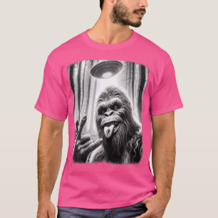 Sasquatch Selfie Big Foot Rock op UFO Alien Funny T-shirt