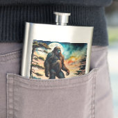 Sasquatch Staand op Ridge met uitzicht op de oceaa Flacon (Voorbeeld)