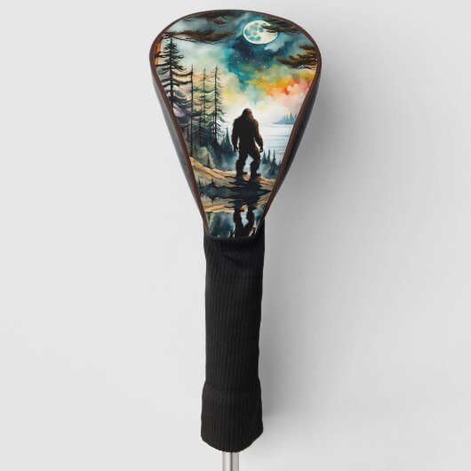 Sasquatch Staand op Ridge met uitzicht op de oceaa Golfheadcover (Voorkant)