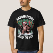 Sasquatchin Through The Snow T-shirt (Voorkant)