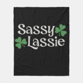 Sassy Lassie St Patrick's Day Ierse meisje Shamroc Fleece Deken (Voorkant)