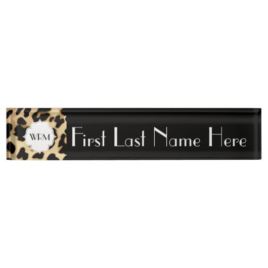 Sassy Leopard Print Monogramed Naambordje (Voorkant)