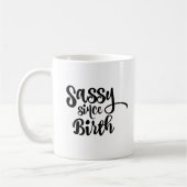 Sassy sinds geboorte grillige typografie koffiemok (Links)