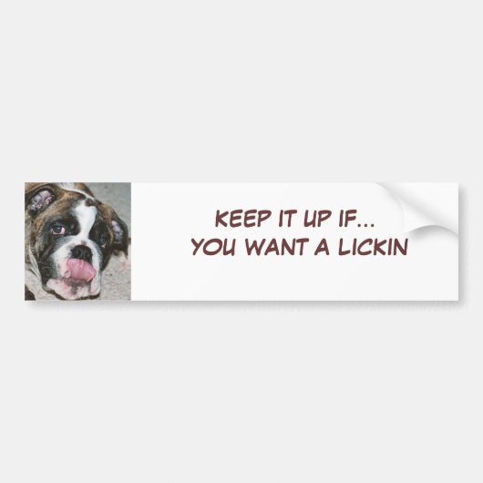 Sassydog Lickin Bumpersticker (Voorkant)