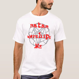satan aanbidt me t-shirt