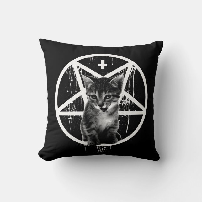 Satanic Kitten Pillow Kussen (Voorkant)