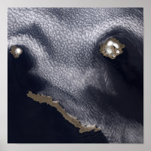 Satelliet-afbeelding van het eiland Semisopochnoi Poster (Voorkant)