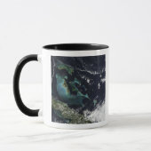 Satelliet-uitzicht van de Bahama-eilanden Mok (Links)