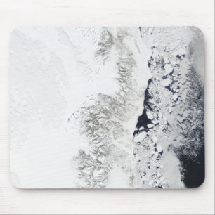 Satelliet-uitzicht van de oostkust van Greenlan Muismat