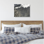 Satelliet uitzicht van een aspluim 4 canvas afdruk (Insitu (Slaapkamer))