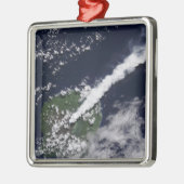 Satelliet uitzicht van een dikke, stoomrijke pluim metalen ornament (Links)