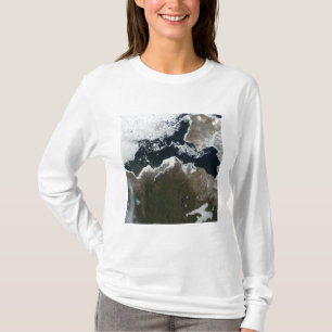 Satelliet-uitzicht van Noordwest-Canada T-shirt