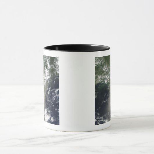 Satelliet-uitzicht van olielevers en olielonijnen mok (Midden)