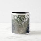 Satelliet-uitzicht van olielevers en olielonijnen tweekleurige koffiemok (Center)