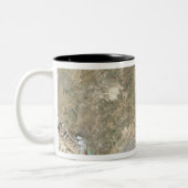 Satelliet-uitzicht van Persepolis Tweekleurige Koffiemok (Links)