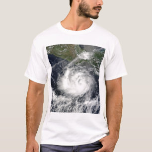 Satelliet uitzicht van Tropisch Storm Darby T-shirt