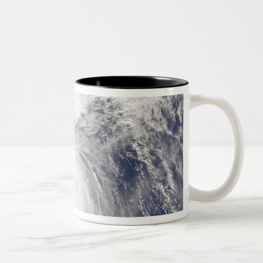 Satellietafbeelding van een tyfoon tweekleurige koffiemok (Rechts)