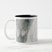 Satellietafbeelding van een tyfoon tweekleurige koffiemok (Links)