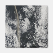 Satellietuitzicht van een aspluim magneet (Voorkant)