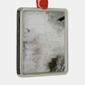 Satellietuitzicht van een massaal winterstorm bove metalen ornament (Rechts)