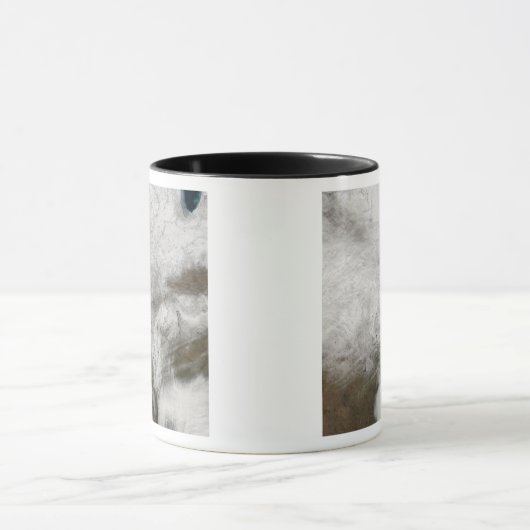 Satellietuitzicht van een zwaar winterstorm mok (Midden)