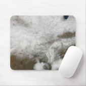 Satellietuitzicht van een zwaar winterstorm muismat (Met muis)