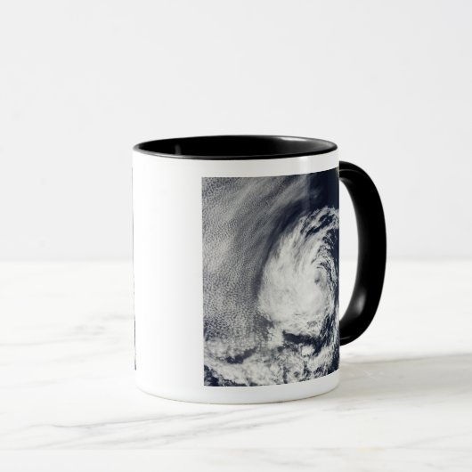 Satellietuitzicht van Tropische Depressie Blas Mok (Voorkant rechts)