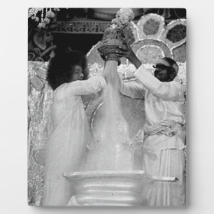 Sathya Sai Baba Vibhuti Abishekam tot Shirdi Idol Fotoplaat