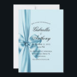 Satin Ribbon Blue Wedding Invitation Kaart<br><div class="desc">Mooie blauwe pastelkleur faux satijn-lint van boven naar beneden van deze prachtige huwelijksuitnodiging. Eenvoud met een elegantie op z'n best. Ideaal voor een seizoen bruiloft. Prachtig.</div>