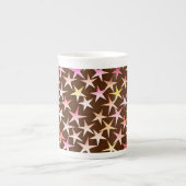 Satin sterren, roze op chocolade porselein kop (Voorkant)