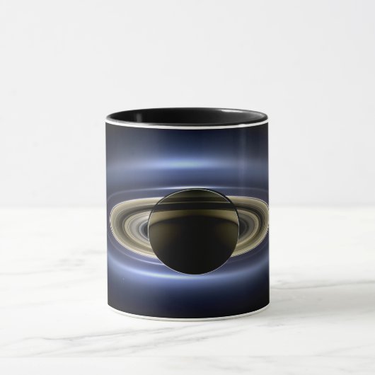 Saturn Eclipsed the Sun van Cassini Orbiter Mok (Midden)