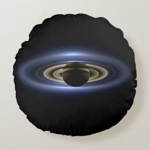 Saturnus verduistert de Zon vanuit Cassini Orbiter Rond Kussen