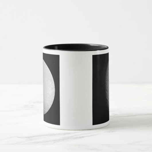 Saturnus's maan Dione 2 Mok (Midden)