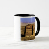 Saudi-Arabië, plaats Madain Saleh, oud Mok (Voorkant rechts)