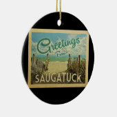 Saugatuck Beach Vintage Travel Keramisch Ornament (Rechts)