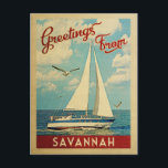 Savannah Briefkaart Sailboot Vintage Travel Georgi<br><div class="desc">Deze Greetings from Savannah Georgia vintage reis nautisch design en is voorzien van een boot die op het water zeilt met zeemijlen en een blauwe hemel gevuld met prachtige,  bruine wolken.</div>