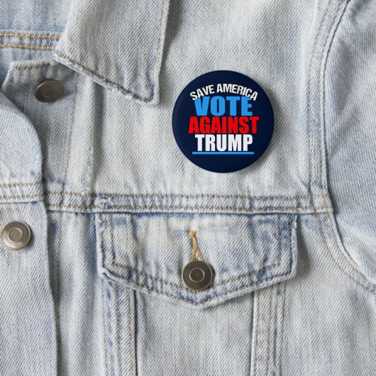 Save America Vote Against Trump Ronde Button 5,7 Cm (In situ)