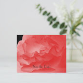 Save the Date 50th Birthday Party Coral Pink Rose Aankondigingskaart (Staand voorkant)